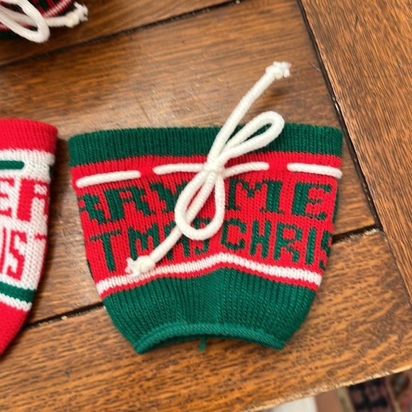 6 Merry Christmas Cups with Crocheted Covers - Picture 8 of 9